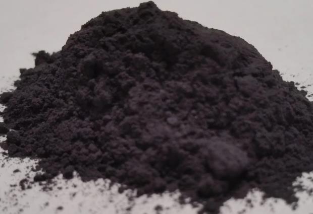 Selenium powder is usually in powder or granular form with a clean appearance and consistent color